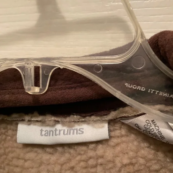 Xl brown suede like with Sherpa like interior zip up vest - Picture 4 of 6